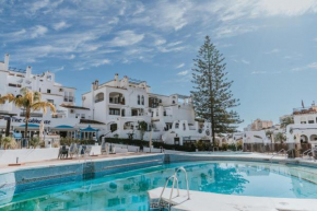 Pueblo evita benalmadena piscina y bar